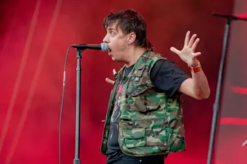 The Strokes „Reality Awaits“: Behind the Scenes enthüllt